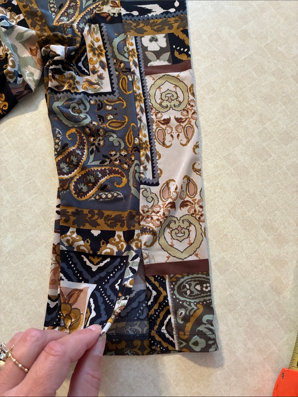Susan Graver Paisley/Floral Printed V-Neck Top XL - Picture 7 of 10